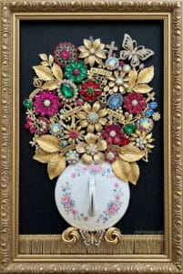 25 Crafty Jewelry Art Ideas using Broken or Old Family Items - Craftionary