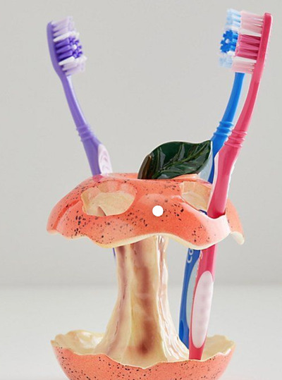 Retro-Brush-Holder