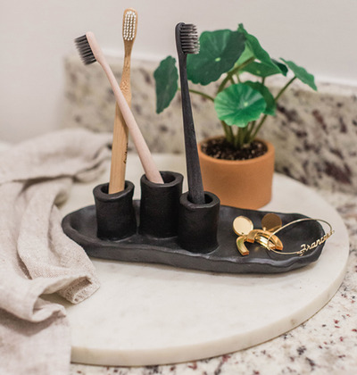 Toothbrush-Holders