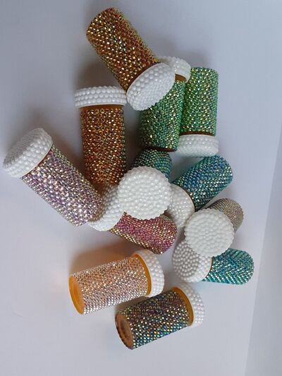 bling-pill-bottles-rhinestone-art