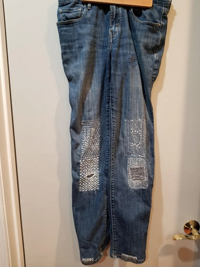 slow-stitching-on-jeans
