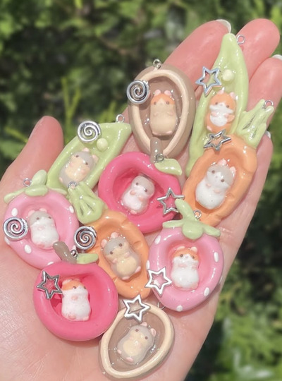 Mini-Clay-Miniature-Hamsters-in-their-Snacks