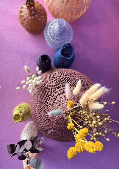 crochet-DIY-Doily-Vases