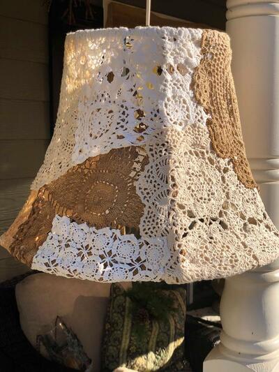 crochet-doilies-lampshade-cover
