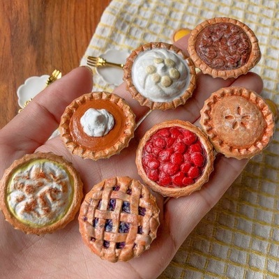 mini-clay-art-pies