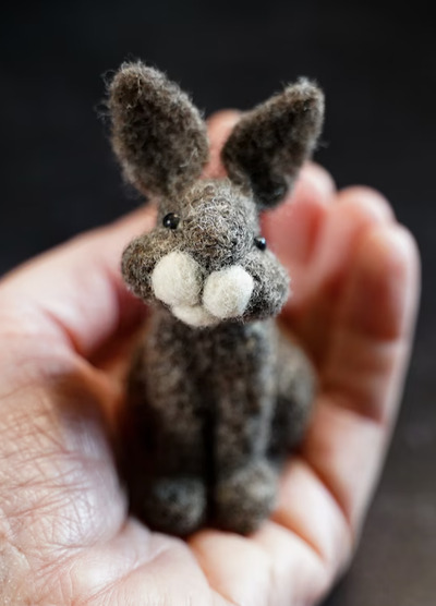 needle-felting-Mini-Bunny-with-Big-Eyes