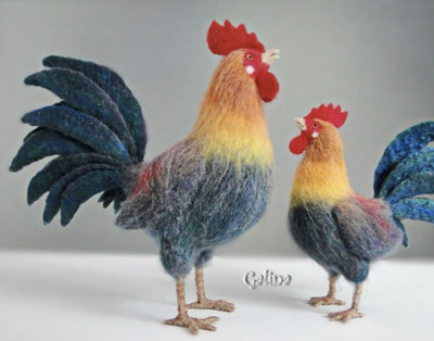 needle-felting-Proud-Rooster-with-Detailed-Feathers