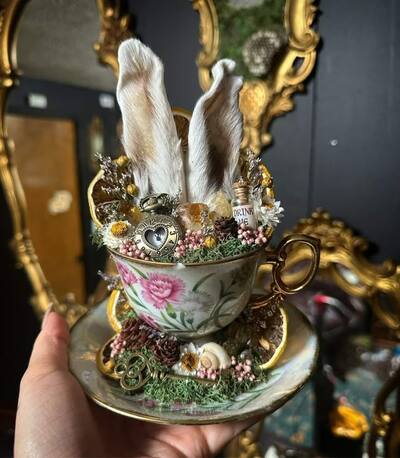 Vintage-themed-miniature-teacup-garden-gifts