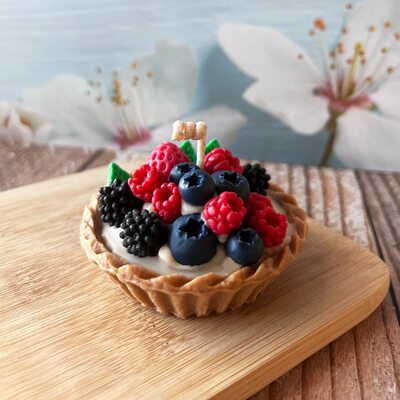 berries-tart-cake-candle-idea-dessert