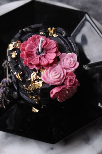 peony-black-cake-candle-diy-gift
