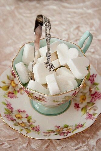 sugar-cube-serve-vintage-teacup