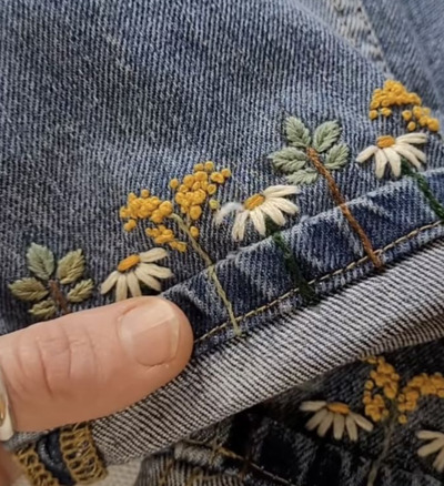 A-sophisticated-array-of-wildflowers-on-the-hem