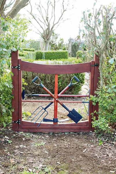 Old-Tool-Garden-Gate-art