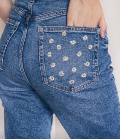 Petite-daisies-on-pockets