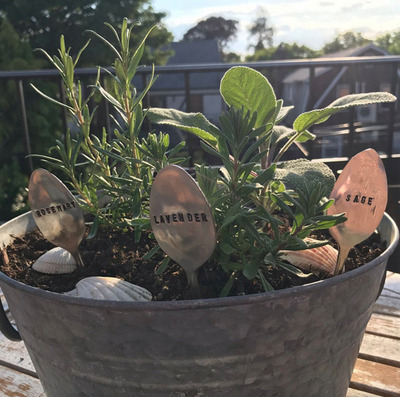 Stamped-Silverware-Garden-Markers-old-spoons-art