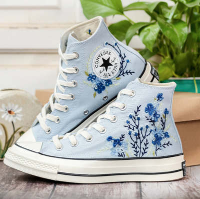 Blooming-Blue-Flowers-on-Heels-and-Sides-of-shoes-embroidery