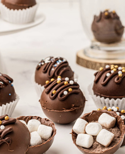 Homemade-Hot-Chocolate-Bombs