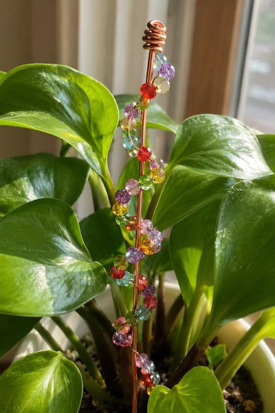 cute-beaded-plant-stake-diy