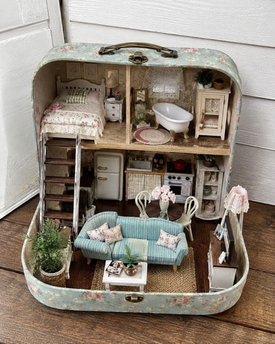 old-lunch-box-diy-play-dollhouse