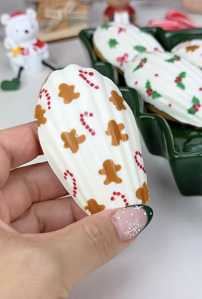 Christmas-Print-Madeleines