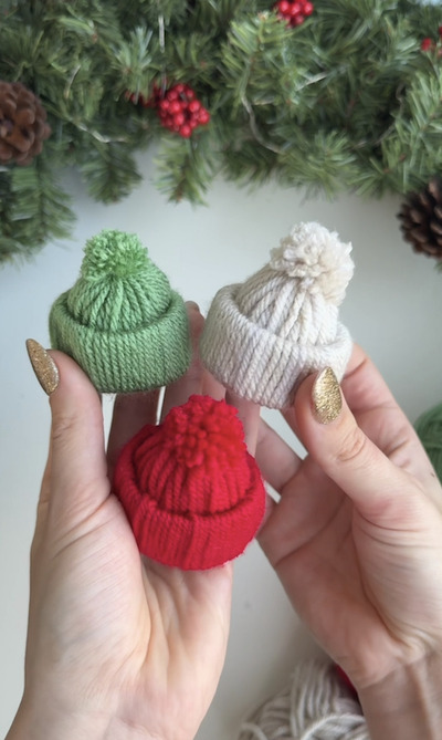 Mini-Bobble-Hat