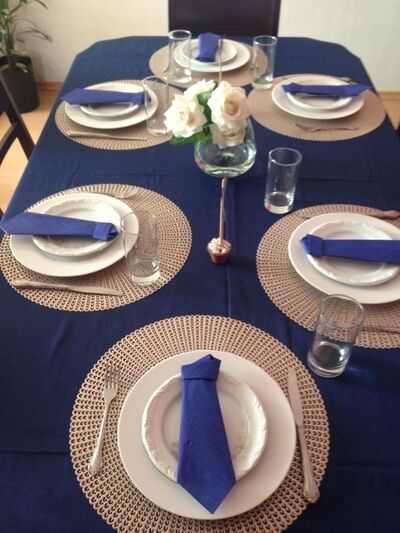 Necktie-Napkin-Fold-charger-plate-napkin-display-idea