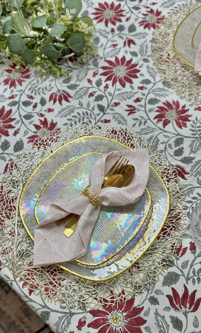 Pleated-Napkin-with-Gold-Ring