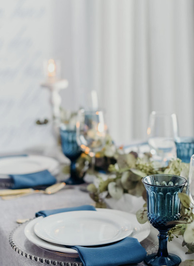 Silk-Rose-Inspired-Knotted-Napkin-on-Charger-Plate