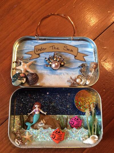 Altoid-Tin-Crafts-Hanging-Altered-Tin-Ornament