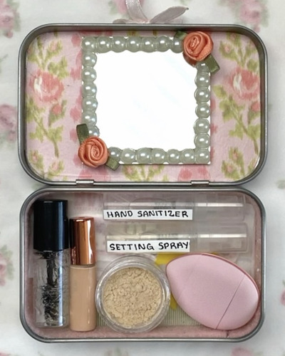 Altoid-Tin-Crafts-Mini-Makeup-Kit