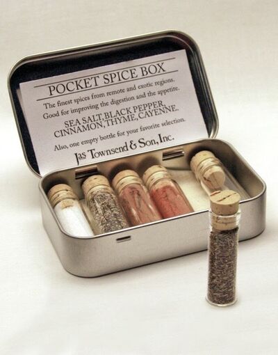 Altoid-Tin-Crafts-Pocket-Spice-Box-for-Camping