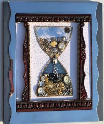 Heirloom-Hourglass-Shadow-Box