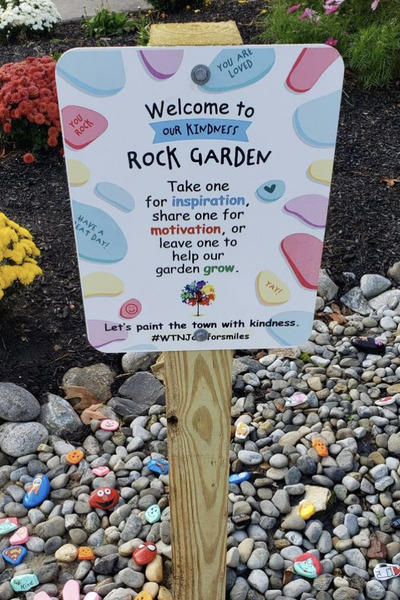 Kindness-Crafts-Community-Kindness-Rock-Garden