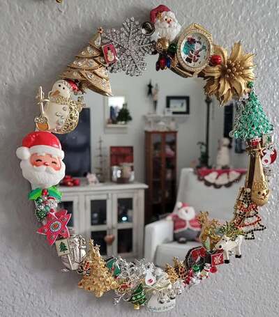 vintage-jewel-christmas-old-jewelry-mirror-art
