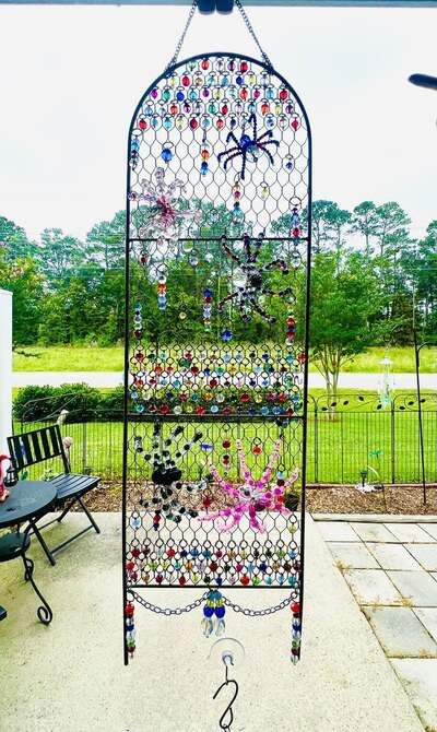 Spider-Web-Chicken-wire-suncatcher