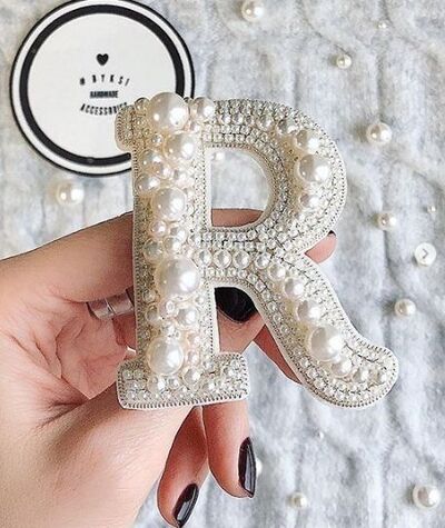 diy-rhinestone-art-on-letters