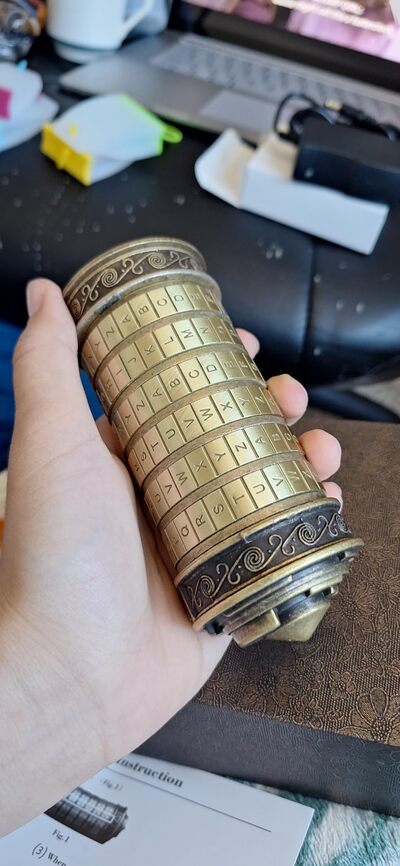 money-code-cash-gift-box