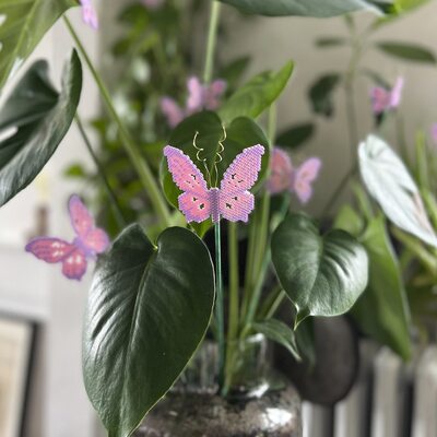 perler-beads-butterfly-garden-marker-diy