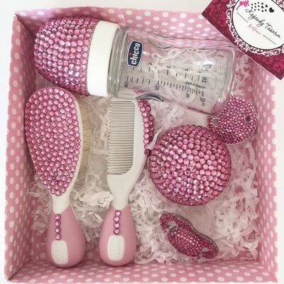 rhinestone-art-diy-baby-gift-basket