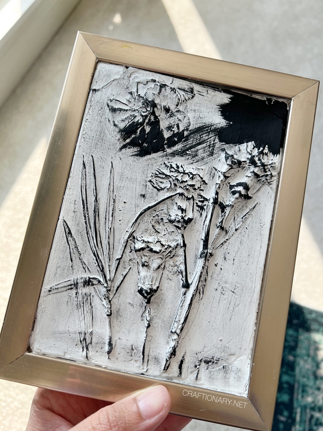 bas-relief-dry-brushing-to-highlight-texture-art