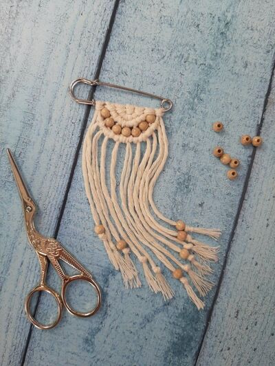 macrame-brooch-on-safety-pin