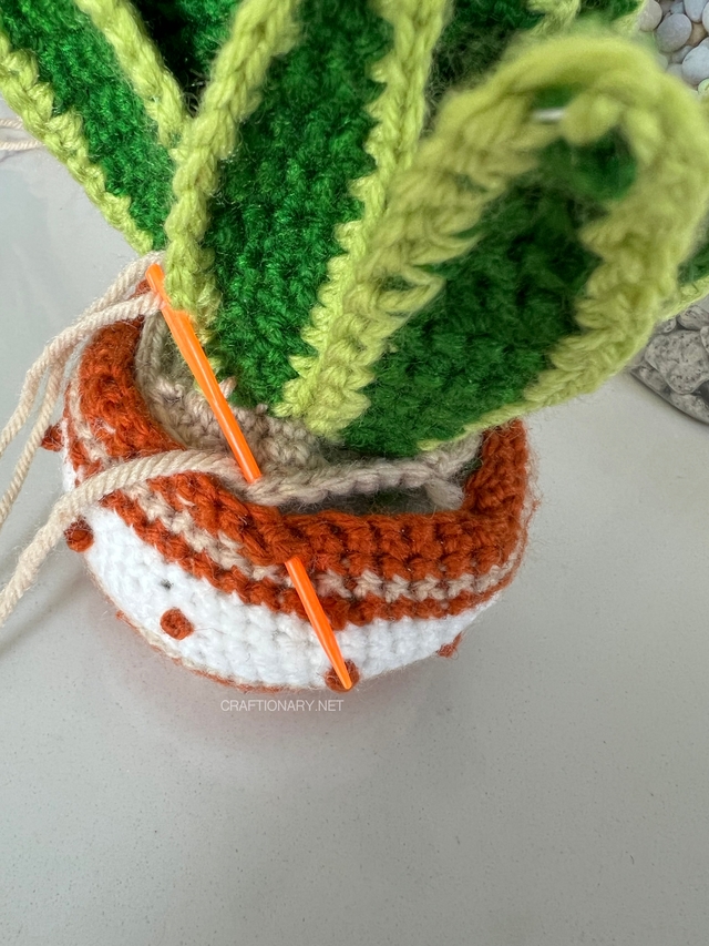 stitch-clay-to-pot-crochet-plant-free pattern