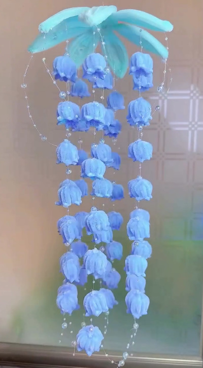 adorable-pipe-cleaner-bell-flowers-hanging-mobile