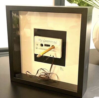 cool-old-cassettes-retro-wall-art