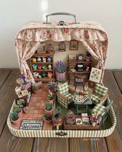 diy-dollhouse-repurposed-lunch-box-ideaJPG