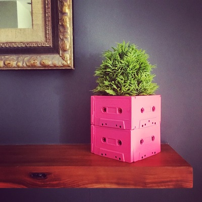 eighties-upcycling-old-cassette-tapes-planter-flower-pot