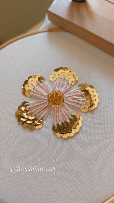 flowers-with-sequins-embroidery-tutorial-diy