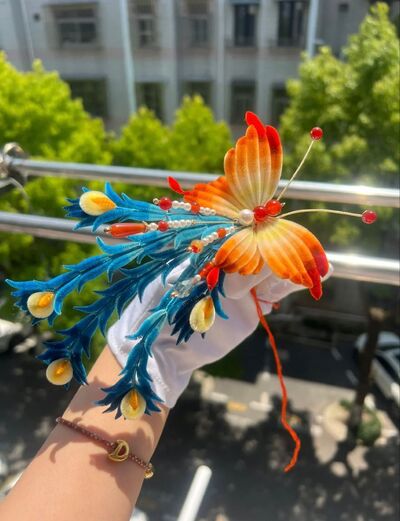 magical-pipe-cleaners-firefly-butterfly