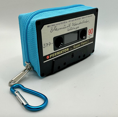 old-cassette-tape-wallet-coin-purse-trendy