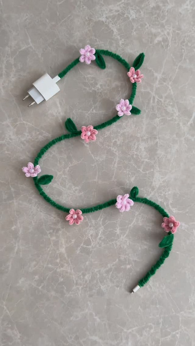 pipe-cleaner-charging-wire-decor